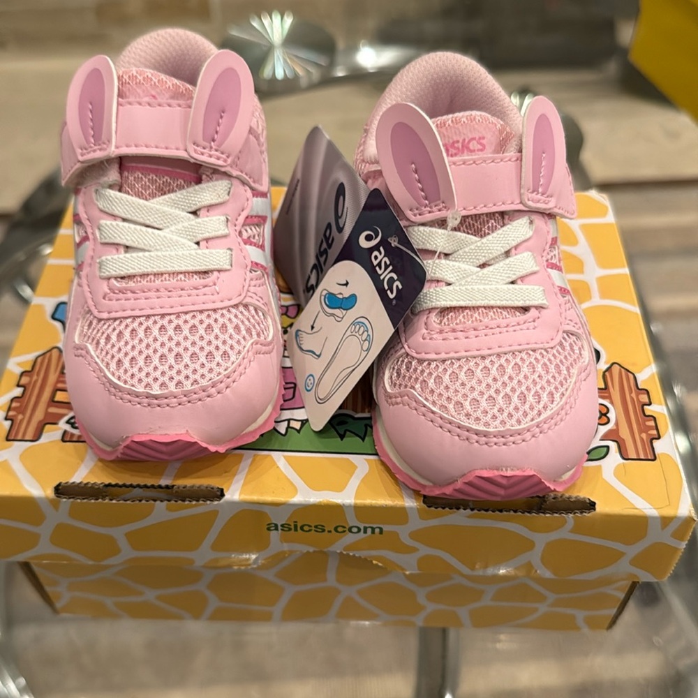 Light pink ASICS toddler size k5 New With Tags